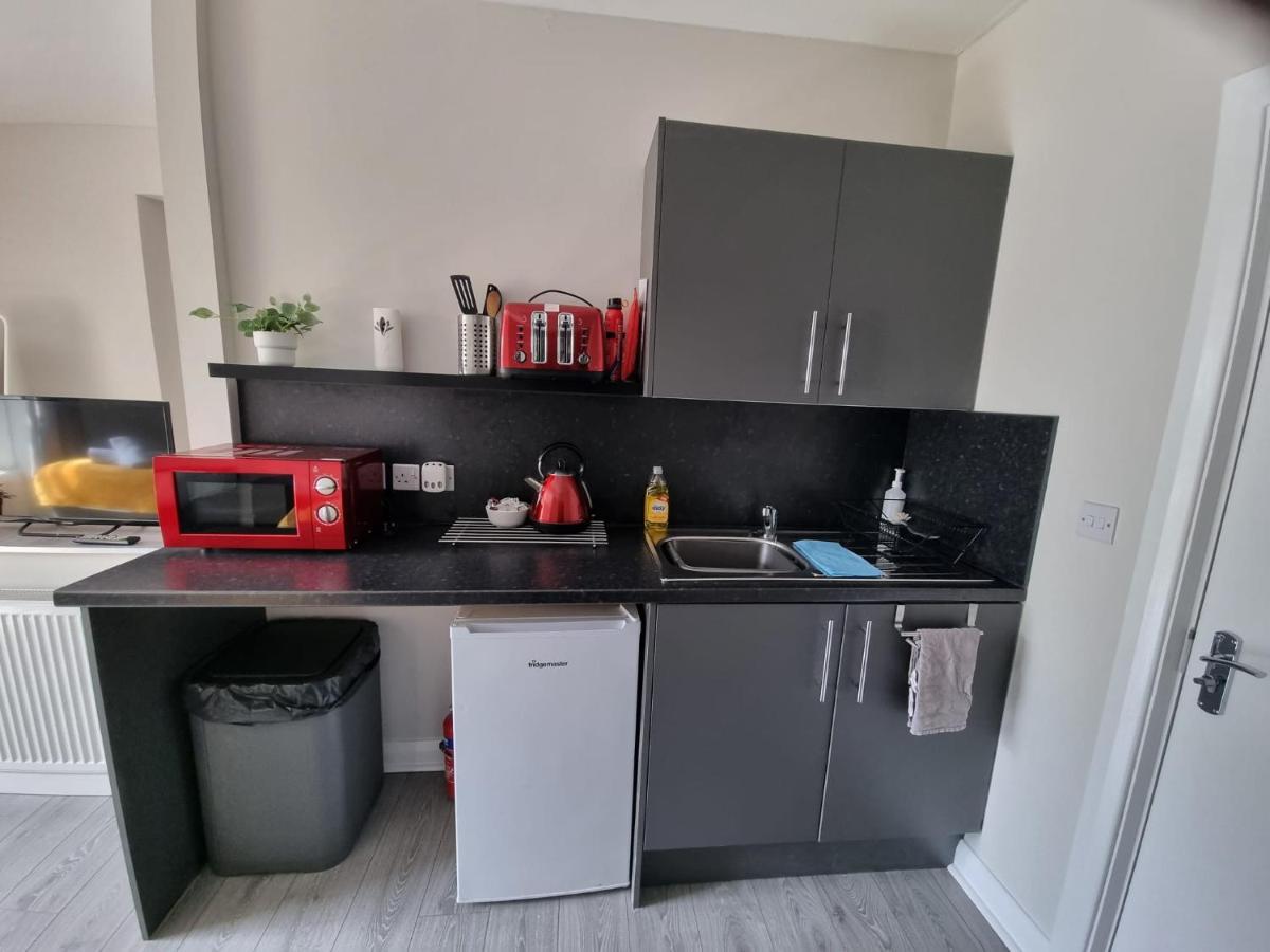 Grey Stone Studio Apartments Галифакс Экстерьер фото